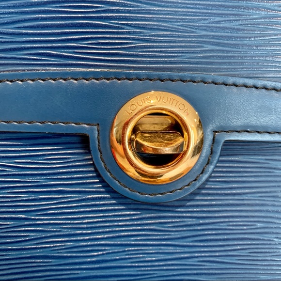 Louis Vuitton Pochette Arche Epi Blue - Picture 4 of 10